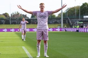 RESTRICTIONS: Use subject to restrictions. Editorial use only. Book and magazine sales permitted providing not solely devoted to any one team / player / match. No commercial use.