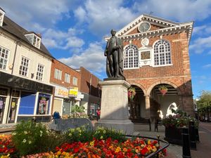 Sir Robert Peel Statue in front of Tamworth Town Hall, by LDR, with permission for use by all LDRS partners