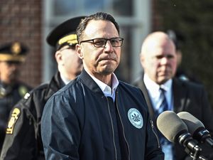 Supporting image for story: Suspect planned to beat Pennsylvania governor with hammer, documents show