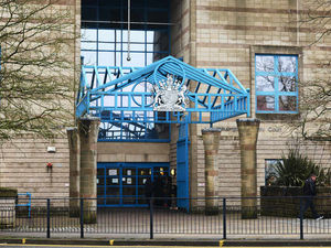 Supporting image for story: Bungling bank robber tried to raid Lloyds armed only with a betting slip