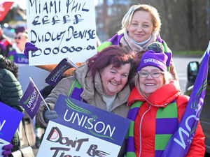 Supporting image for story: Watch: Hospital workers show solidarity outside Russells Hall as fight to win payouts continues