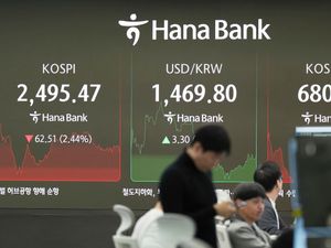 Supporting image for story: Stock markets around the world tumble as Trump’s ‘Liberation Day’ approaches