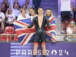 Supporting image for story: Jaco van Gass retains Paralympic title and Lizzi Jordan wins gold in velodrome