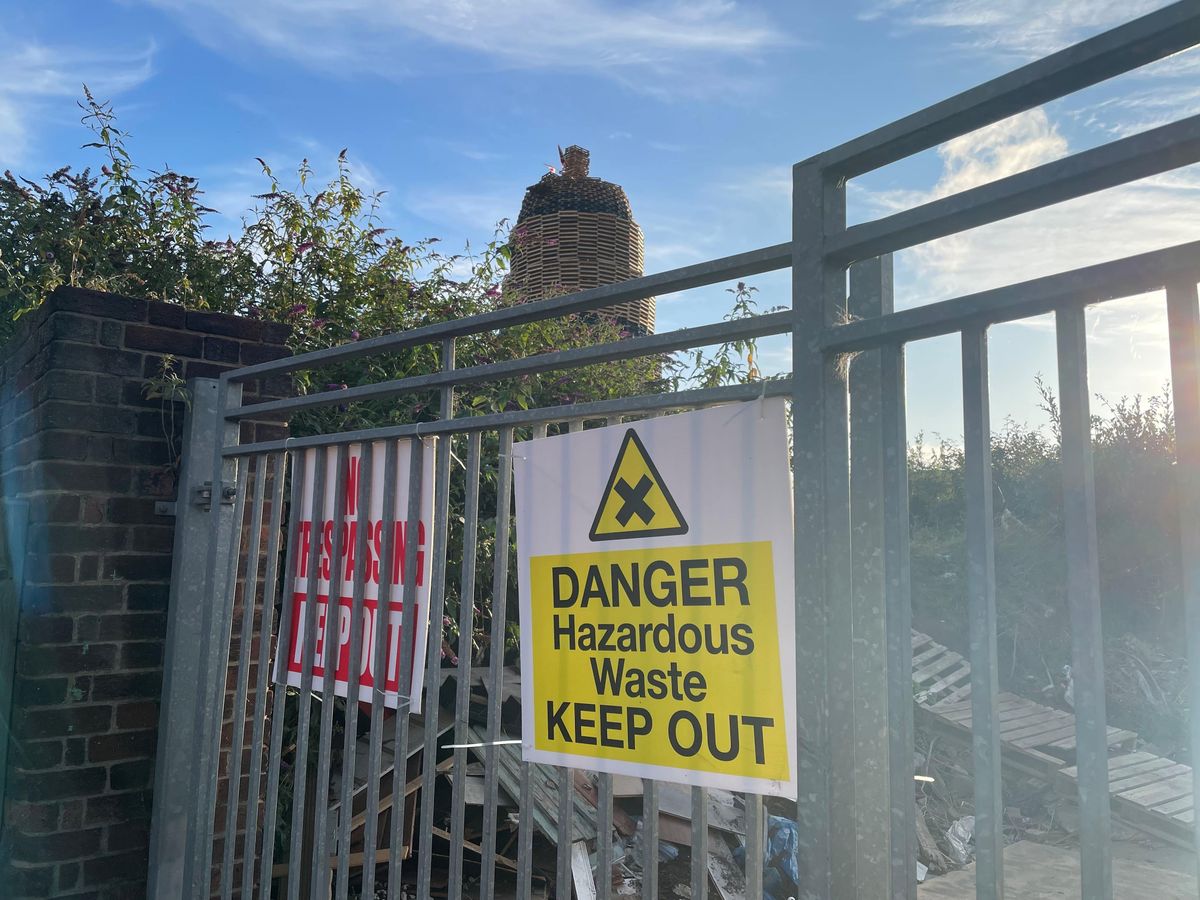 Muir says controversial Belfast bonfire should not be set alight