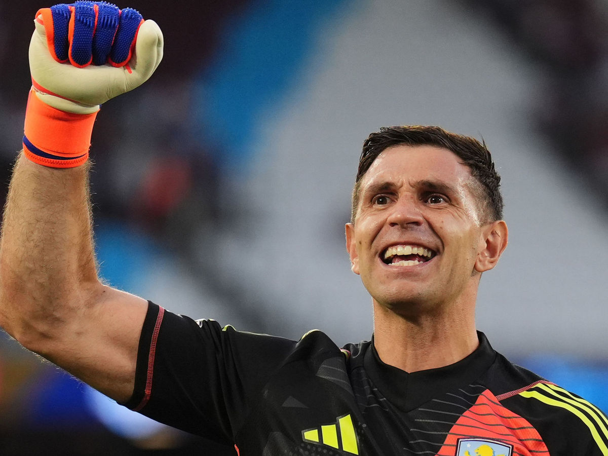 Unai Emery confident in Emi Martinez focus ahead of huge Aston Villa match