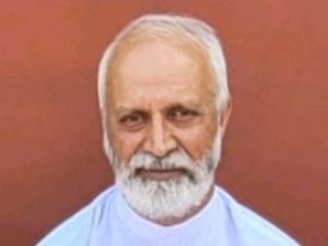 Supporting image for story: Teenager charged with killing bus driver in pavement crash