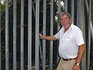 Supporting image for story: Thieves move in on garden veg