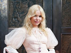 Supporting image for story: Paloma Faith ‘incredibly upset’ as voice issues force her to cancel show