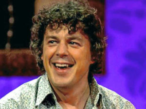 Supporting image for story: Funnyman Alan Davies is on his way to town