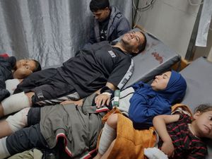 Injured Palestinians waiting for treatment in Khan Younis