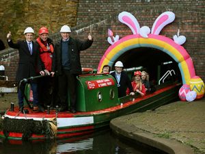 Supporting image for story: West Midlands Mayor and Dudley MP take a trip through historic canal tunnel for English Tourism Week