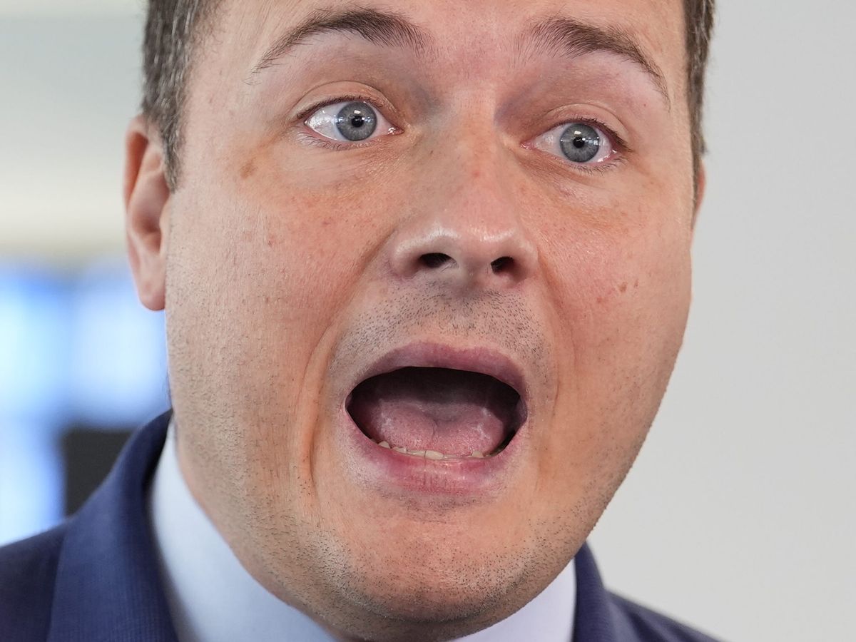 High caffeine energy drinks same as &lsquo;necking four cans of Coke&rsquo; &ndash; Streeting