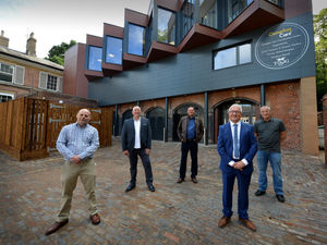 Supporting image for story: Hospice opens doors of new £1.6m care support centre