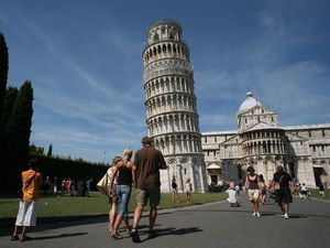 Supporting image for story: Why the Leaning Tower of Pisa survived earthquakes