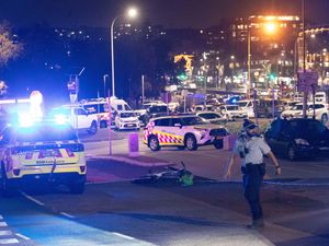 Supporting image for story: Woman tells of ‘absolutely terrifying’ bid to escape gunfire on Bondi Beach
