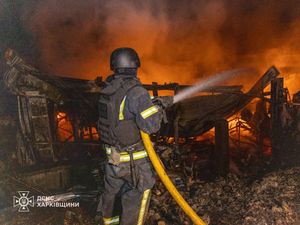 Supporting image for story: Ukrainians cautious as Trump shifts stance and says they can win war with Russia