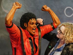 Supporting image for story: Cake artist creates life-size Thriller tribute to Michael Jackson on Halloween at Birmingham NEC