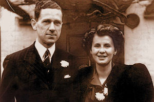 Supporting image for story: Real Life: Love letters in wartime