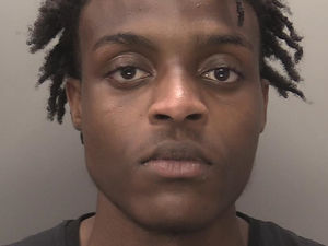 Supporting image for story: Watch: Dramatic moment man carrying knife is arrested after foot chase in Birmingham street