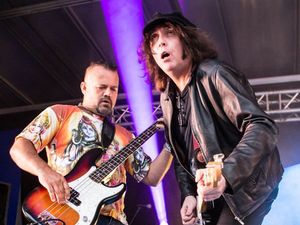 Supporting image for story: Icicle Works BIlston gig off