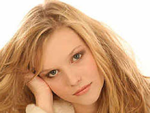 Supporting image for story: Hayley a step closer to beauty final