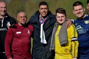 Chris Kamara was there too
