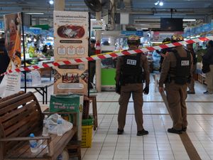 Supporting image for story: Gunman ‘with grudge’ kills five at Bangkok market