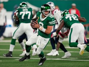 Supporting image for story: Aaron Rodgers rides dominant New York Jets defence to first home win