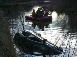 Supporting image for story: Car crashes into canal in Bloxwich