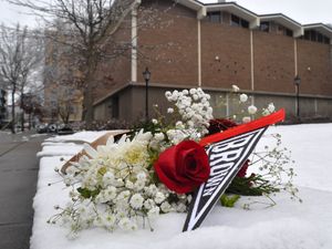 Supporting image for story: Police renew search for US university gunman after releasing person of interest