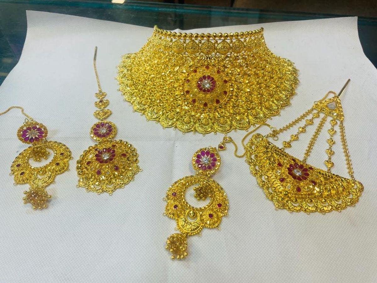 Burglars steal &pound;500,000 of jewellery from south-east London home