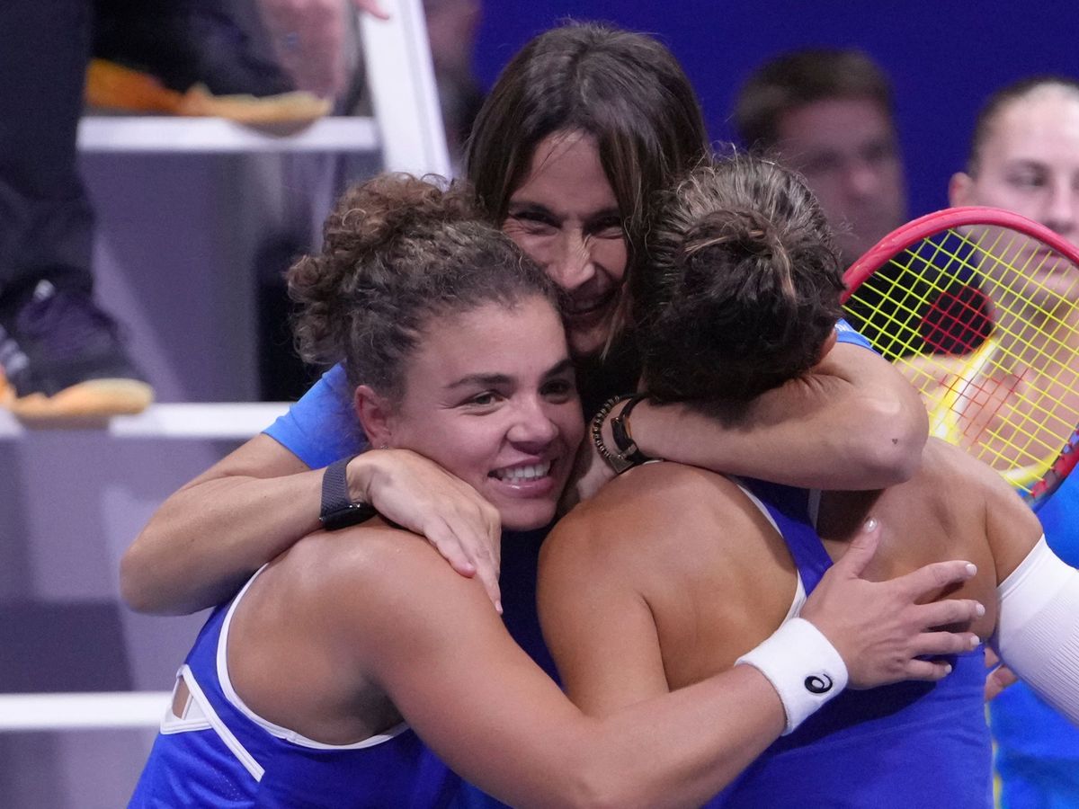 Defending BJK Cup champions Italy hit back to beat Ukraine and reach final