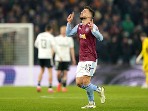 Supporting image for story: Unai Emery salutes Aston Villa defender 