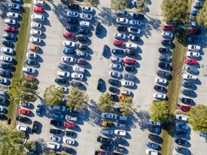 Supporting image for story: These in-car features can help make parking easier