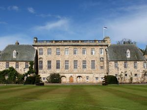 Supporting image for story: King’s former school bans phones in class and limits use overnight