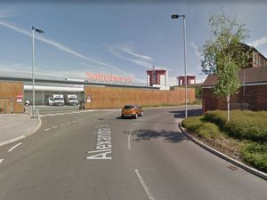 Supporting image for story: Boy, 17, injured in Wolverhampton stabbing now stable in hospital