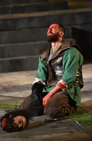 Daniel Cahill as Macduff