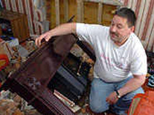 Supporting image for story: Car smashes into home