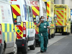 Supporting image for story: London leaders demand urgent tougher Covid measures