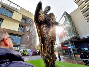 Supporting image for story: Knife angel inspires children to get creative