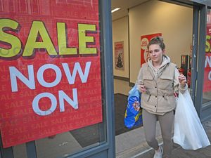 Supporting image for story: Boxing Day sales: Shoppers in the Black Country and Staffordshire head out to grab a bargain