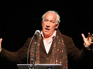 Simon Callow