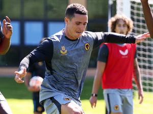 Supporting image for story: Daniel Podence doesn’t share Wolves goals, reveals Gary O’Neil