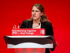 Supporting image for story: MP told to self-isolate calls for updated parliamentary procedures