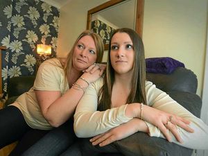 Supporting image for story: I'm scared to go out until my attacker is caught, says glass attack victim Nicole