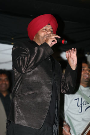  Balwinder Singh Safri performing in Phoenix Park, Wolverhampton in 2011