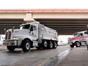 Supporting image for story: More than 8,000 flights cancelled as winter storm bears down on US