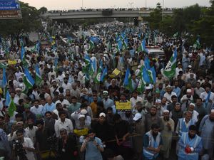 Supporting image for story: Skyrocketing power bills spark protests near Pakistan’s capital