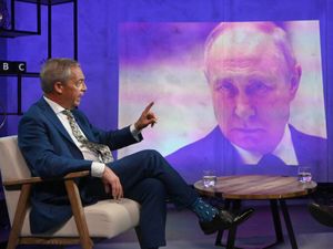 Supporting image for story: Farage doubles down on Ukraine claims following criticism from Sunak and Starmer