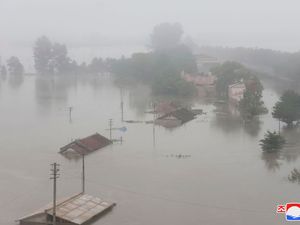 Supporting image for story: Putin’s Russia offers flood disaster aid to North Korea